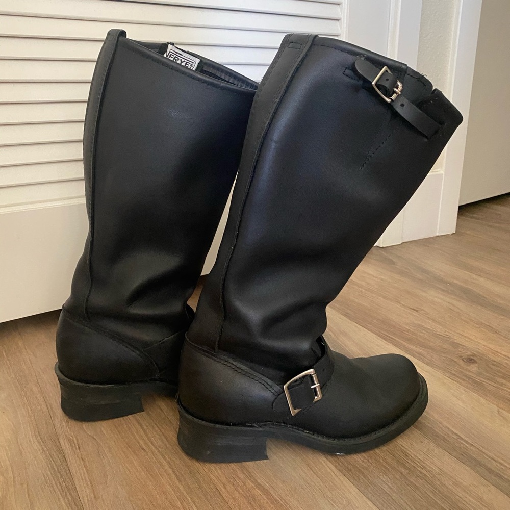 Frye Engineer 15R tall black leather boots 6.5